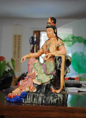 匠心獨(dú)運(yùn) 40公分自在觀音菩薩木雕，傳承千年的工藝珍品